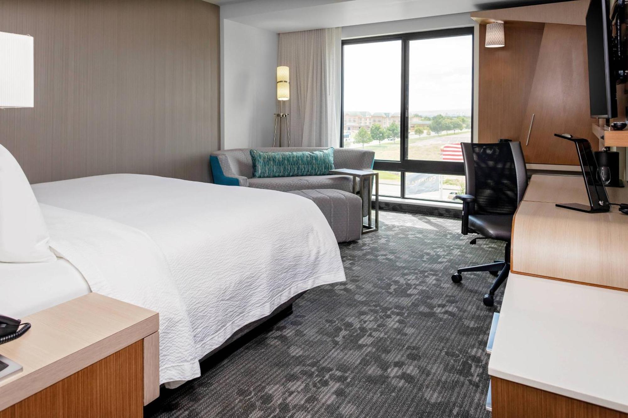 Courtyard Pasco Tri-Cities Airport Hotel Екстериор снимка